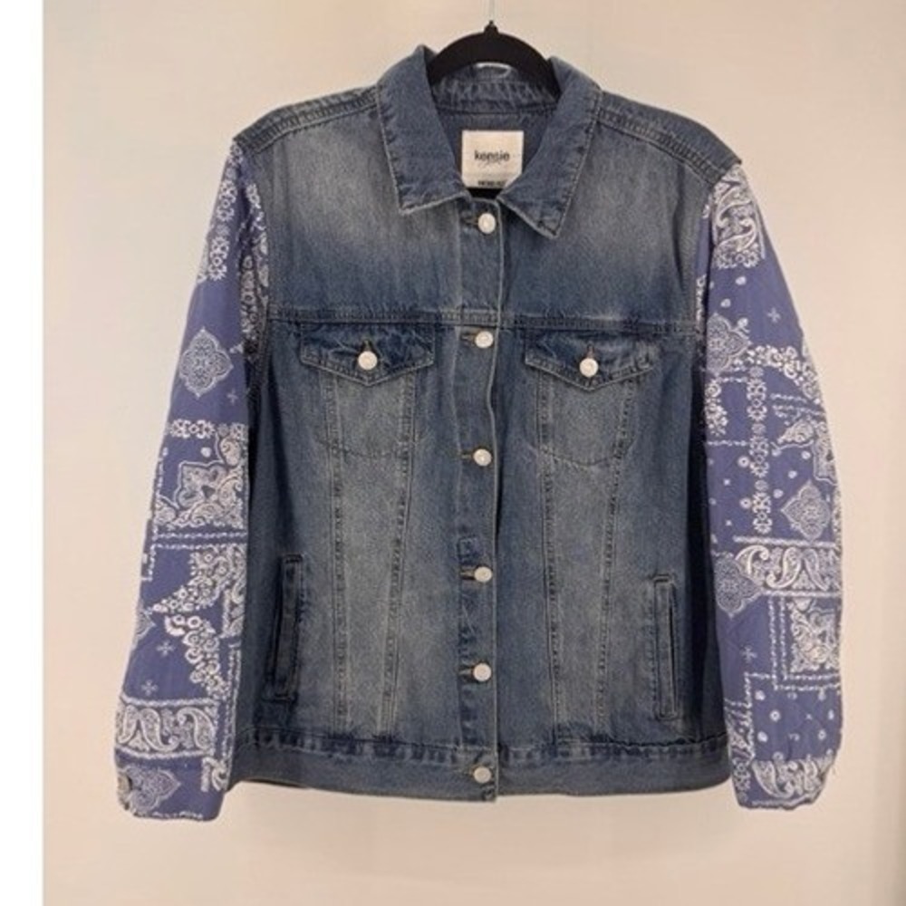 Kensie Womens Blue Bandana Print Quilted Sleeves Denim Jacket MEDIUM  Boho